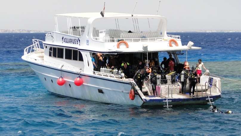 997064794-Snorkeling-Boat,-Hurghada