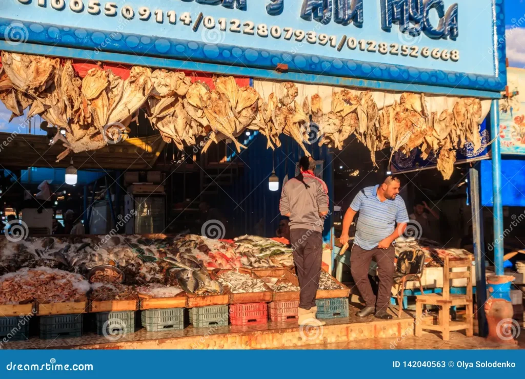 sellers-customers-local-fish-market-hurghada-egypt-december-142040563